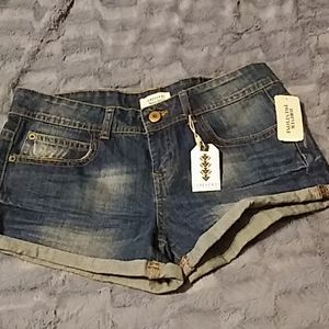 3/$40! Forever 21 denim shorts size 27